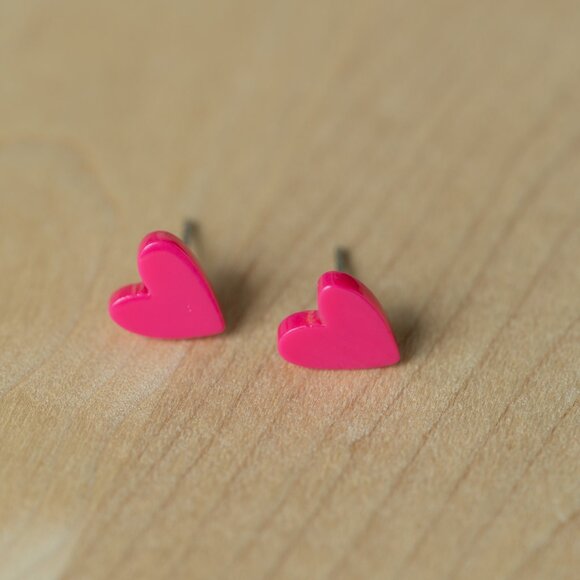 🍒 2/$20 - Hot Pink Heart Stud Earrings - Picture 7 of 8